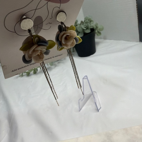 Floral Dangle Earrings with Silver and Yellow Accents - Picture 4 of 5